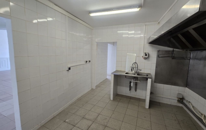 Local commercial ALES (30100)  110 m2 115 000 € 