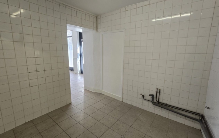 Local commercial ALES (30100)  110 m2 115 000 € 