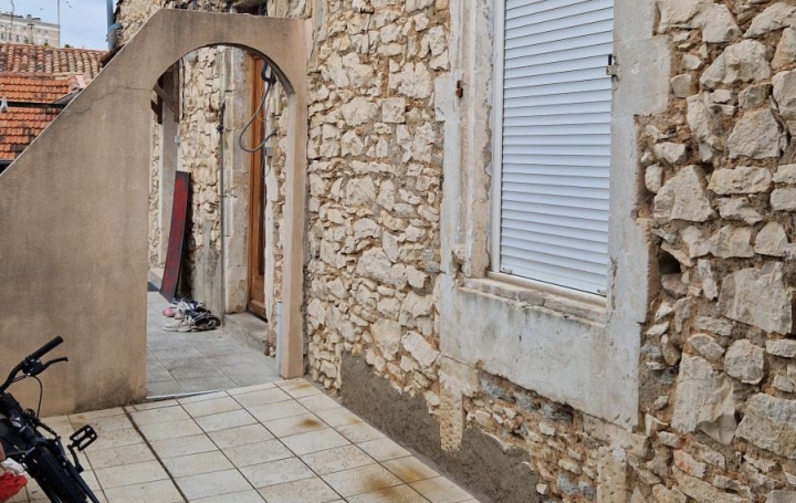 3 Pièces NIMES (30000)  65 m2 115 000 € 