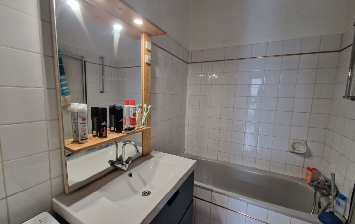 3 Pièces NIMES (30000)  65 m2 115 000 € 