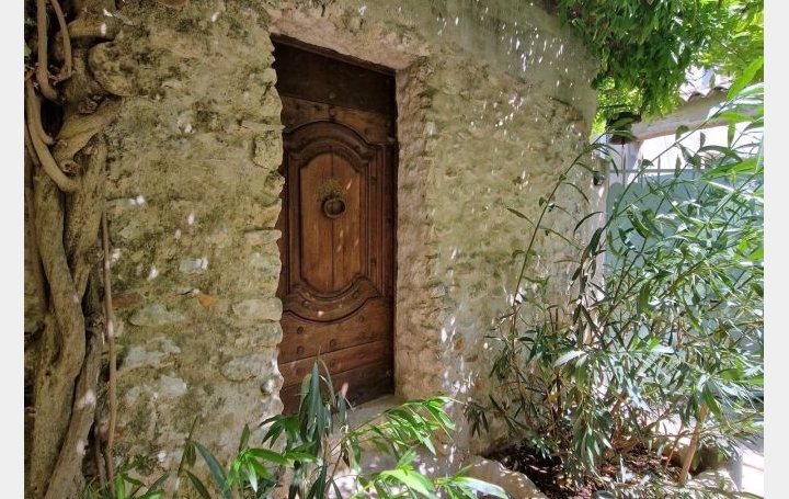 Maison UZES (30700)  140 m2 390 000 € 