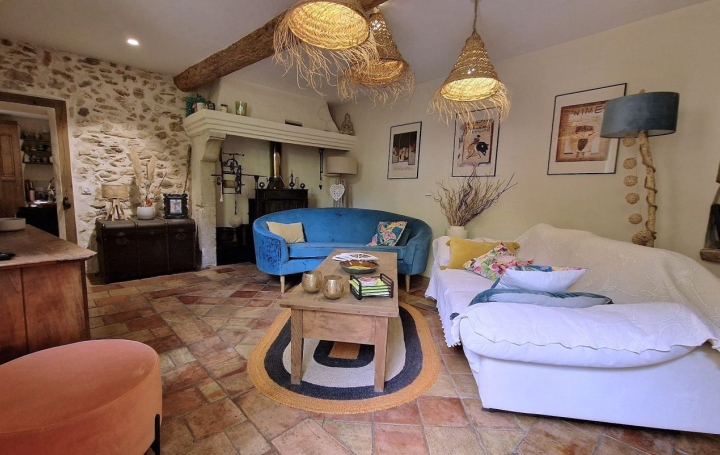 Maison UZES (30700)  140 m2 390 000 € 