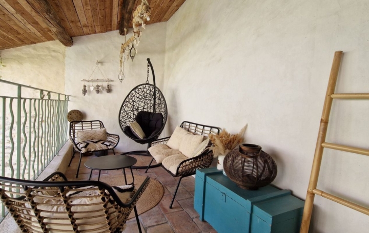 Maison UZES (30700)  140 m2 390 000 € 