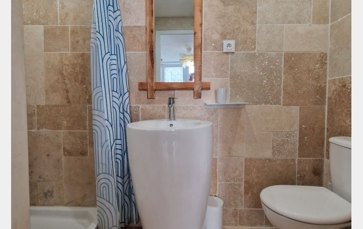 Maison UZES (30700)  140 m2 390 000 € 