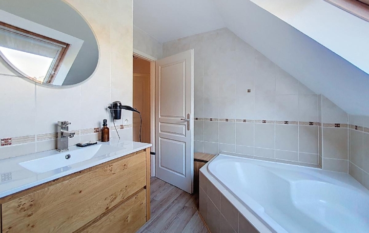 Maison WISCHES (67130)  100 m2 252 000 € 