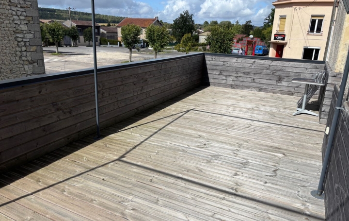 4 Pièces VILLOTTE-SUR-AIRE (55260)  102 m2 710 € 