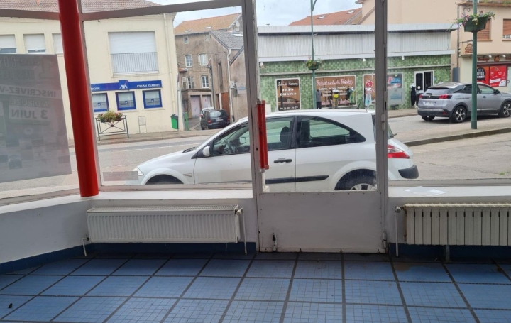 Local commercial DIEUZE (57260)  100 m2 131 000 € 