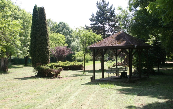 Propriété BLAMONT (54450)  300 m2 315 000 € 