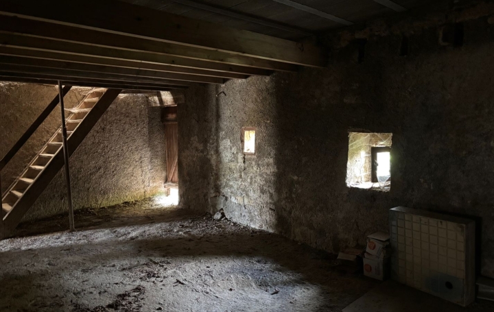 Maison de village MAIZEY (55300)  150 m2 19 000 € 