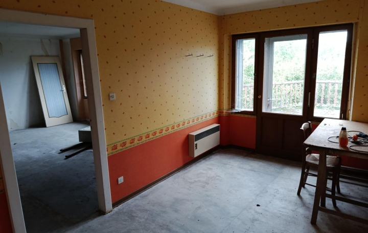 Maison BENESTROFF (57670)  151 m2 70 000 € 