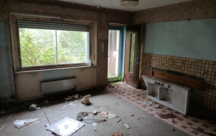 Maison BENESTROFF (57670)  151 m2 70 000 € 