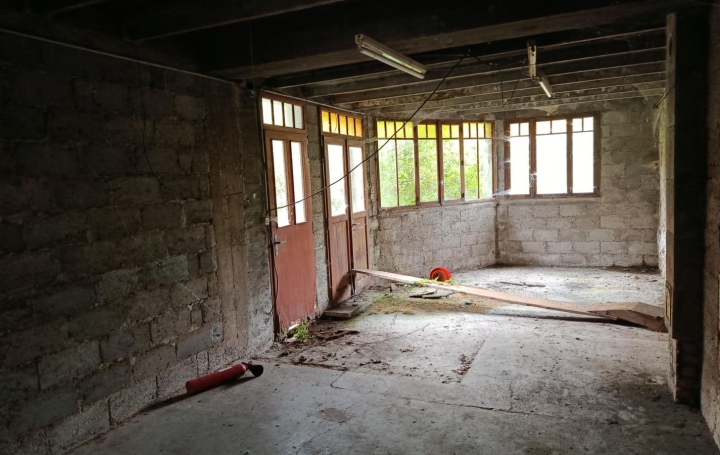 Maison BENESTROFF (57670)  151 m2 70 000 € 