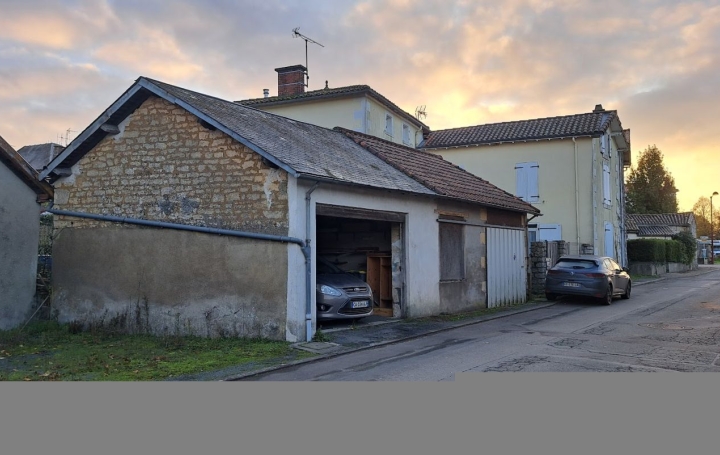 Réseau Immo-diffusion : Garage  MAZIERES-EN-GATINE  34 m2 7 000 € 