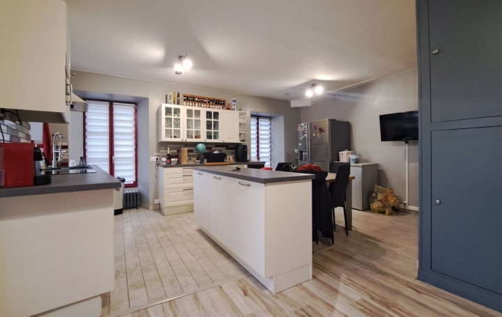 4 Pièces PARTHENAY (79200)  137 m2 100 000 € 