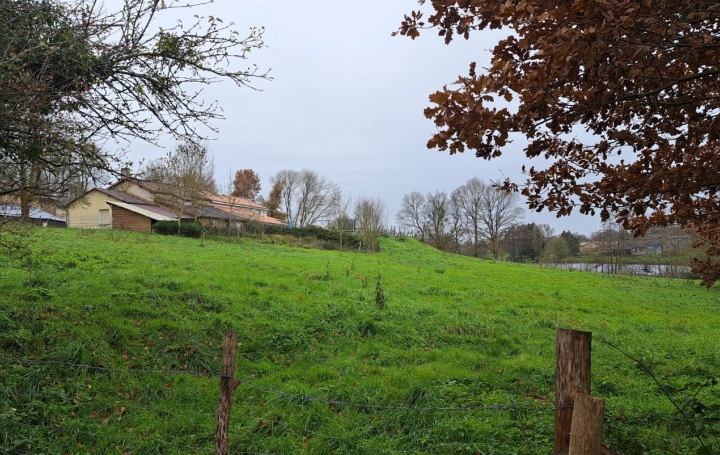 Maison VOUHE (79310)  81 m2 100 000 € 