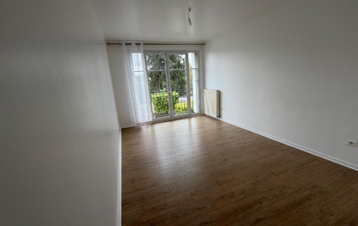 4 Pièces SOISSONS (02200)  74 m2 1 000 € 