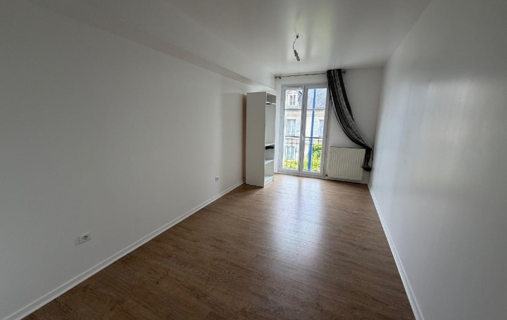 4 Pièces SOISSONS (02200)  74 m2 1 000 € 