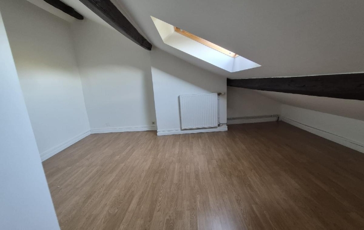 3 Pièces SOISSONS (02200)  60 m2 770 € 