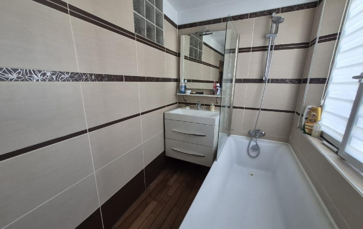 3 Pièces SOISSONS (02200)  60 m2 770 € 