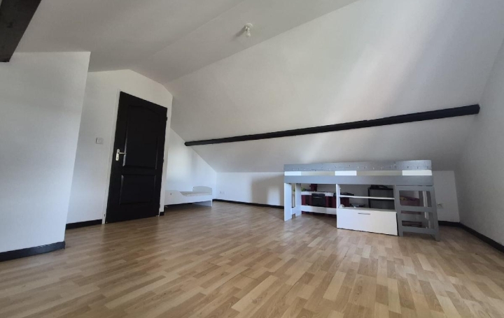 Maison VILLENEUVE-SAINT-GERMAIN (02200)  128 m2 1 070 € 
