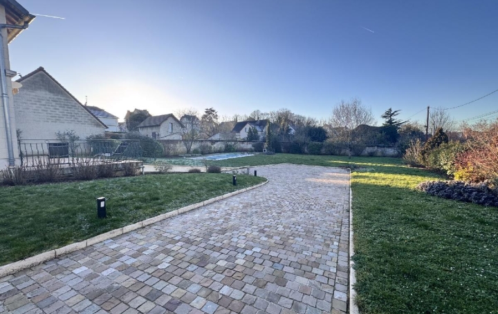 Maison SOISSONS (02200)  195 m2 819 000 € 