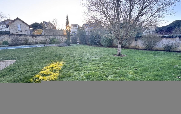 Maison SOISSONS (02200)  195 m2 819 000 € 