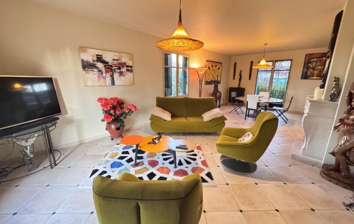 Maison SOISSONS (02200)  195 m2 819 000 € 