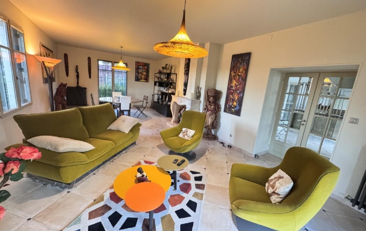 Maison SOISSONS (02200)  195 m2 819 000 € 