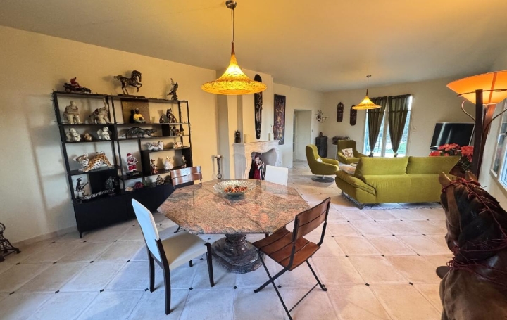 Maison SOISSONS (02200)  195 m2 819 000 € 