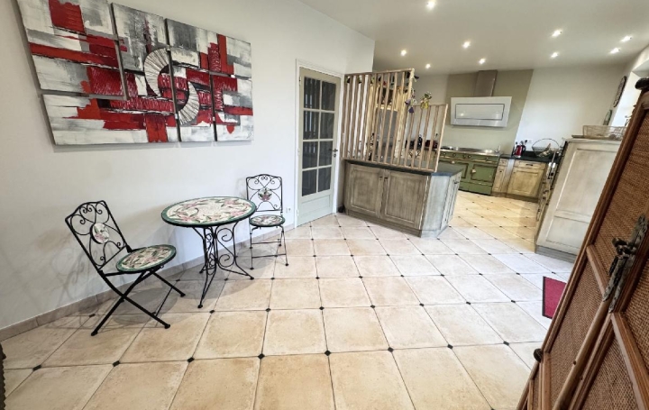 Maison SOISSONS (02200)  195 m2 819 000 € 