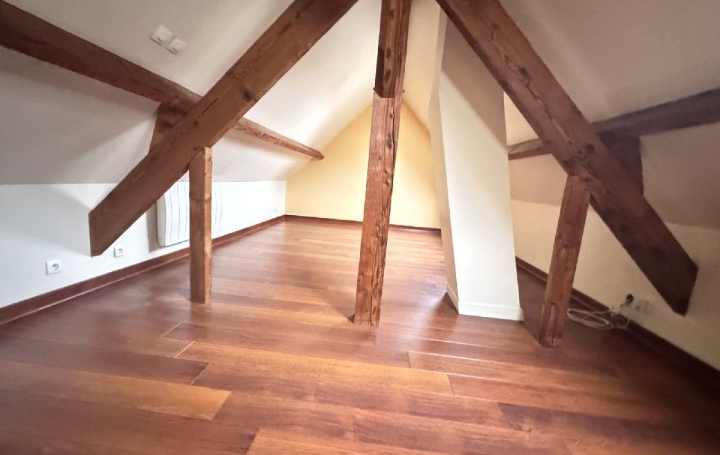 4 Pièces CREPY-EN-VALOIS (60800)  132 m2 366 000 € 