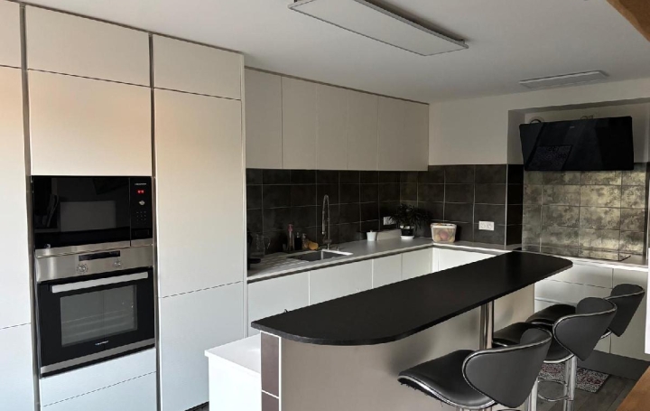 Maison CREPY-EN-VALOIS (60800)  127 m2 305 000 € 