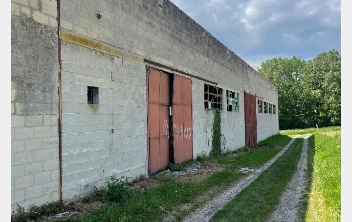 Local commercial COUCY-LE-CHATEAU-AUFFRIQUE (02380)  917 m2 93 000 € 