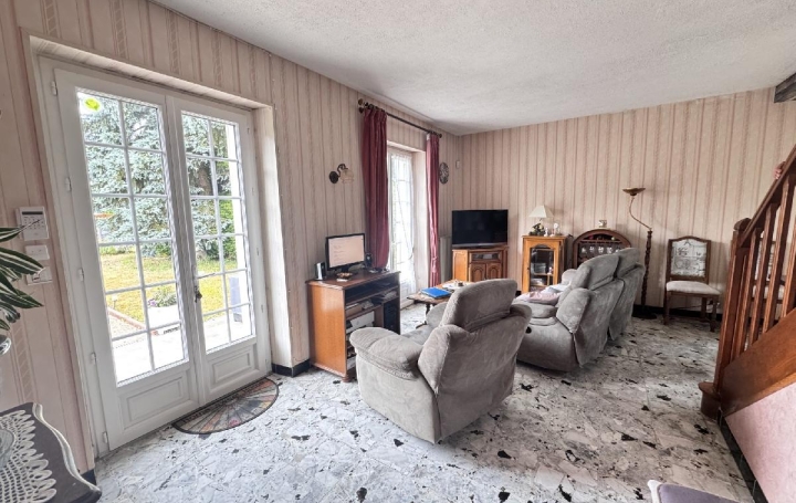 Maison VIC-SUR-AISNE (02290)  96 m2 192 000 € 