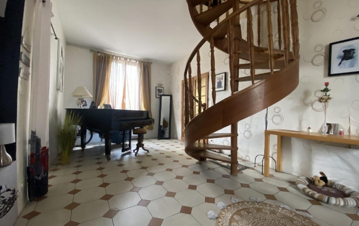 Maison SOISSONS (02200)  127 m2 275 000 € 