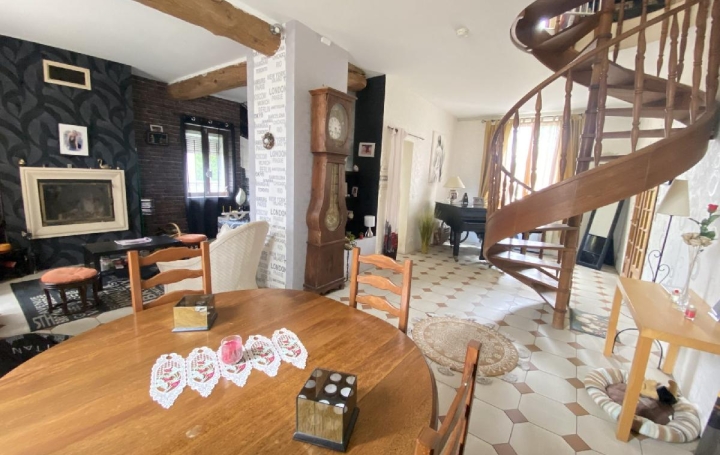 Maison SOISSONS (02200)  127 m2 275 000 € 