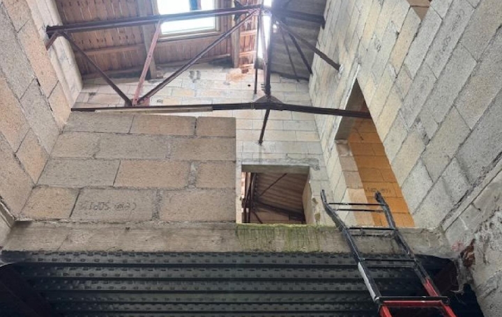 Maison SOISSONS (02200)  350 m2 202 000 € 