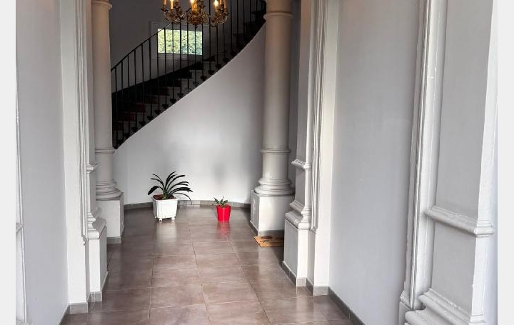 Immeuble VAILLY-SUR-AISNE (02370)  457 m2 845 000 € 