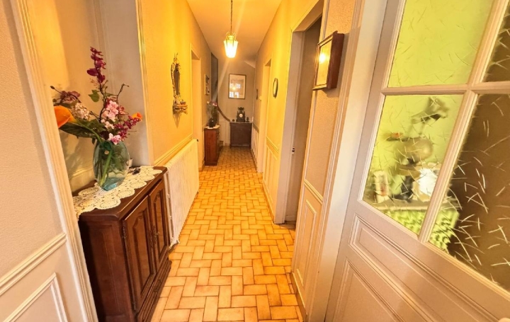 Maison SOISSONS (02200)  162 m2 326 000 € 