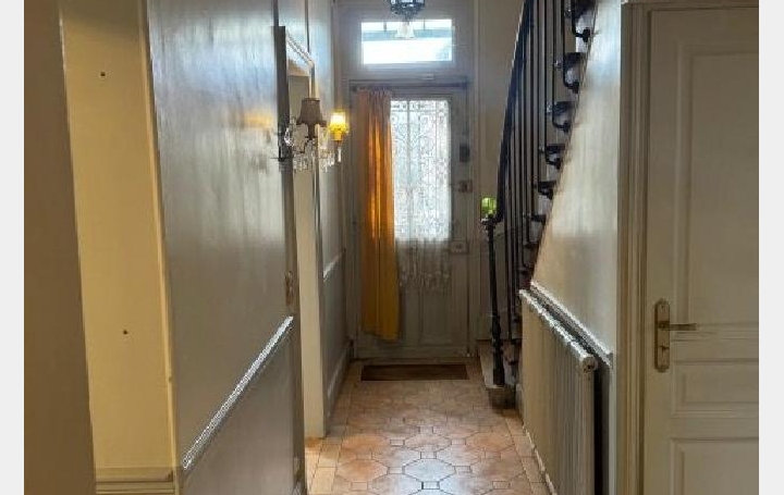 Maison SOISSONS (02200)  207 m2 356 000 € 