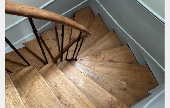 Maison SOISSONS (02200)  207 m2 356 000 € 