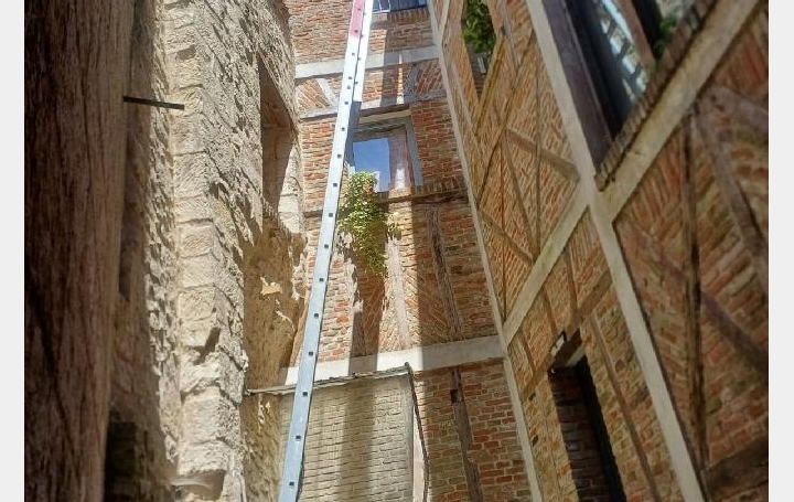 Immeuble LAON (02000)  340 m2 285 000 € 