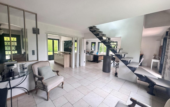 Maison SOISSONS (02200)  173 m2 368 000 € 