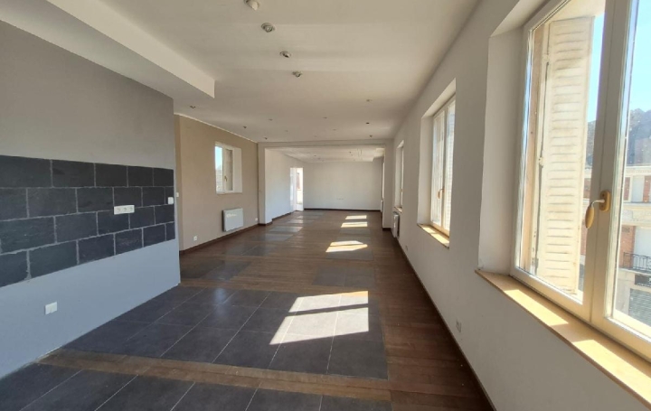 4 Pièces CHAUNY (02300)  150 m2 107 000 € 