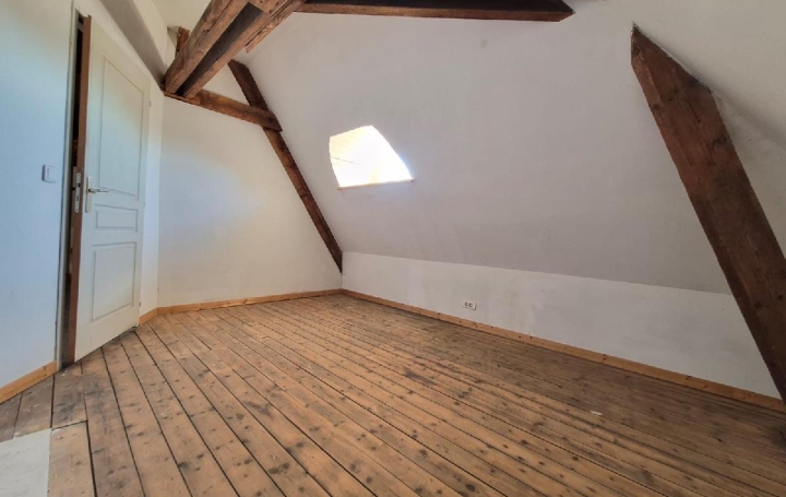 4 Pièces CHAUNY (02300)  150 m2 107 000 € 