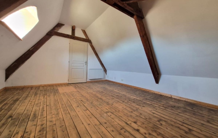 4 Pièces CHAUNY (02300)  150 m2 107 000 € 
