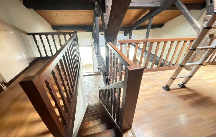 4 Pièces PONT-DE-VEYLE (01290)  156 m2 189 000 € 