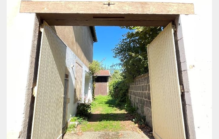 Maison MACON (71000)   397 500 € 