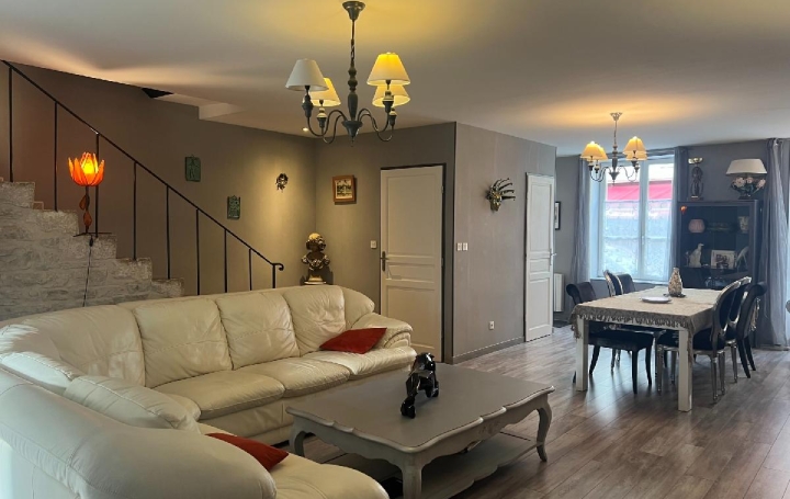 Maison MERCUREY (71640)  176 m2 245 000 € 