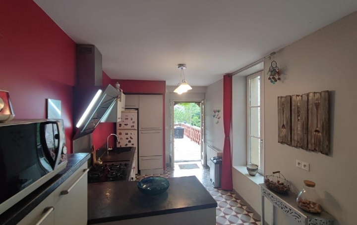 Maison MERCUREY (71640)  176 m2 245 000 € 